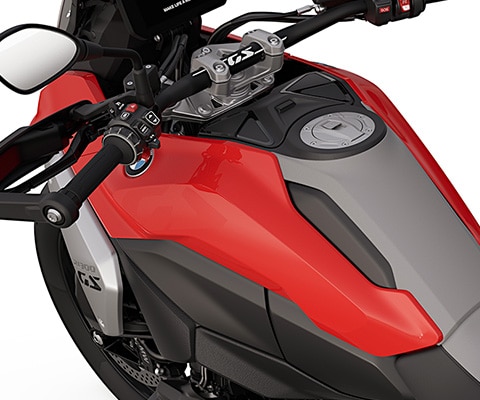 La ligne fluide reliant le réservoir et la selle de la BMW R 1300 GS de BMW Motorrad