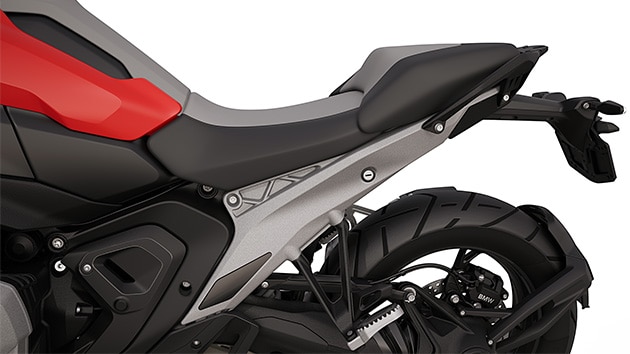 L'arrière avec selle passager et poignées de maintien de la BMW R 1300 GS de BMW Motorrad