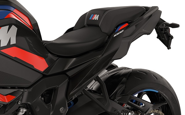 L’arrière élancé et les pièces fraisées de la BMW M 1000 XR de BMW Motorrad